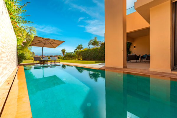 piscine villa marrakech airbnb booking