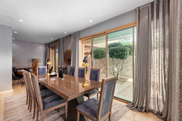 salle à manger villa marrakech